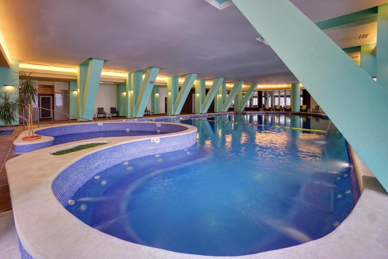 Hotel Ciucas Бэиле-Тушнад Экстерьер фото