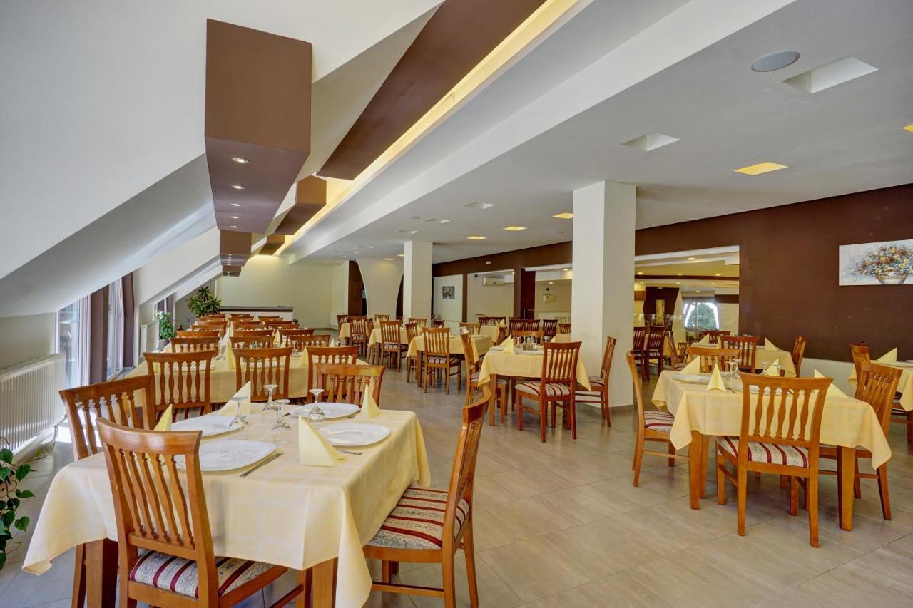 Hotel Ciucas Бэиле-Тушнад Экстерьер фото