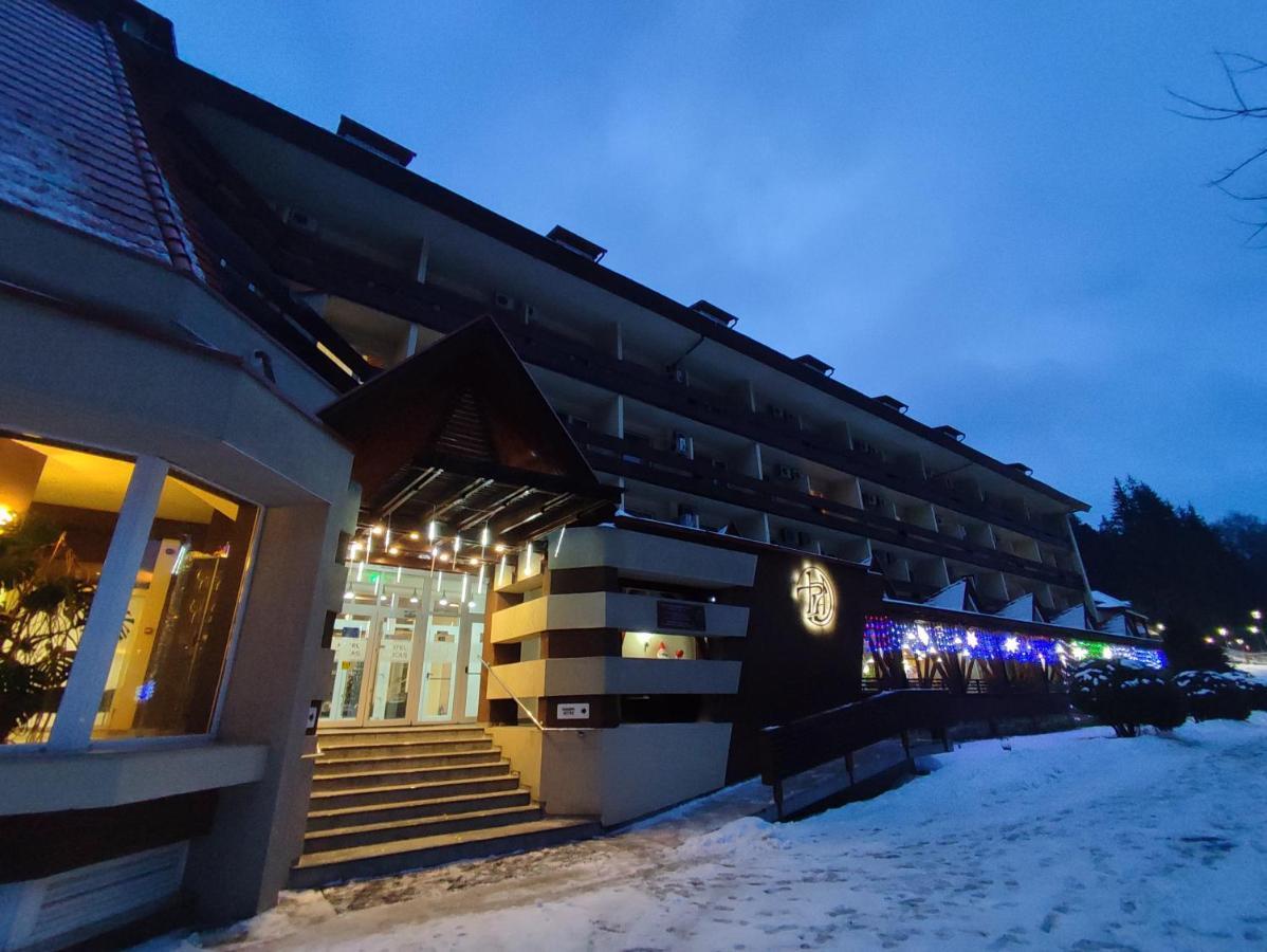Hotel Ciucas Бэиле-Тушнад Экстерьер фото