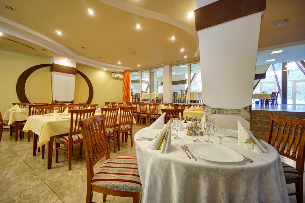Hotel Ciucas Бэиле-Тушнад Экстерьер фото